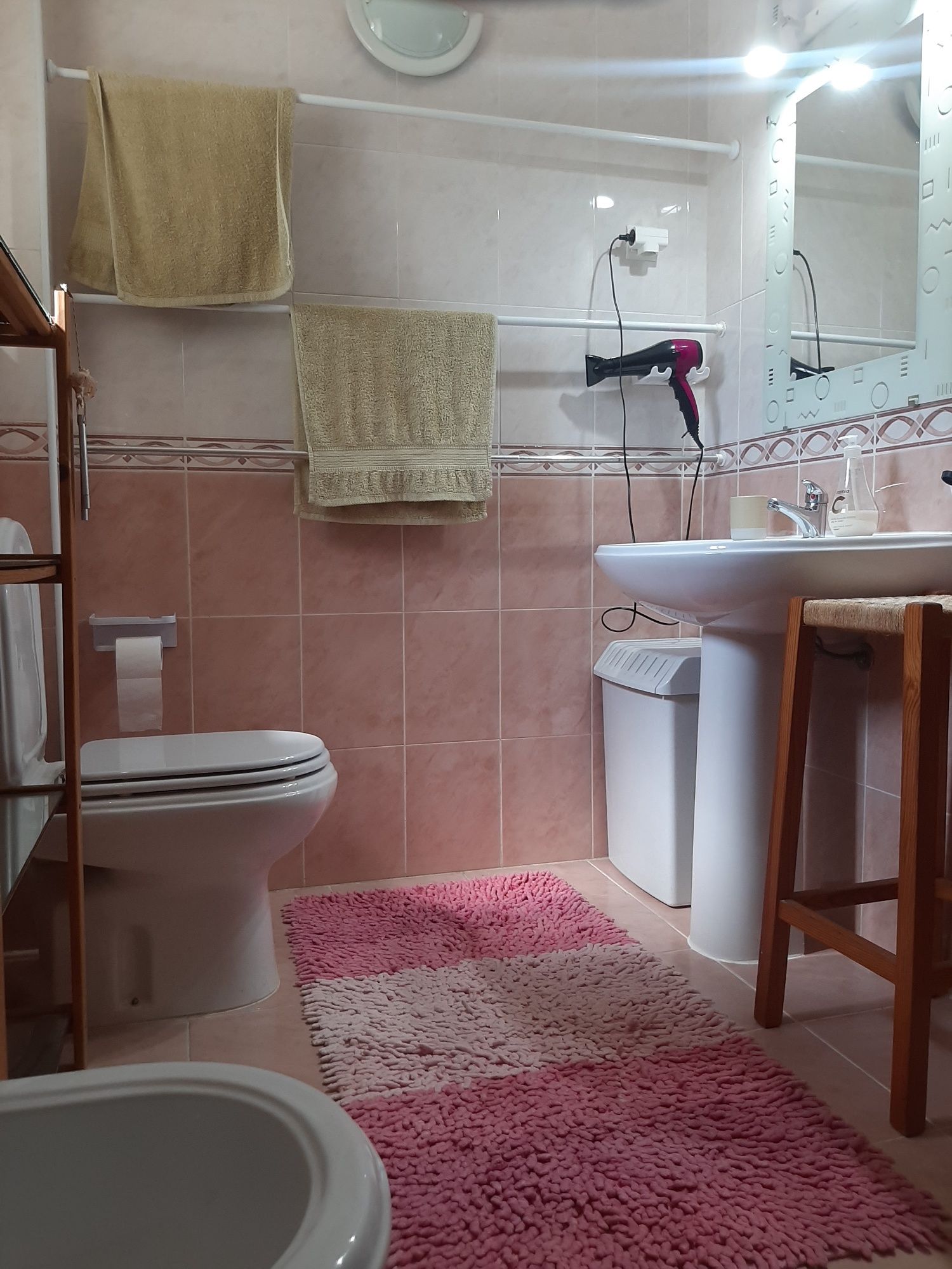 Quartos para arrendar em apartamento T3 na Covilhã