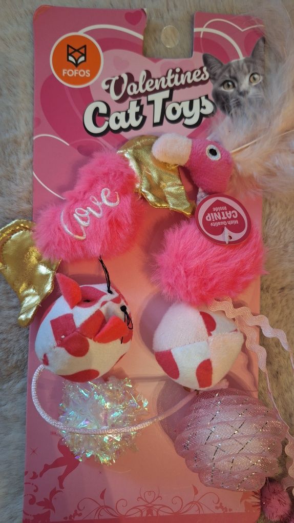Zestaw walentynkowych zabawek dla kota z USA - VALENTINES CAT TOYS