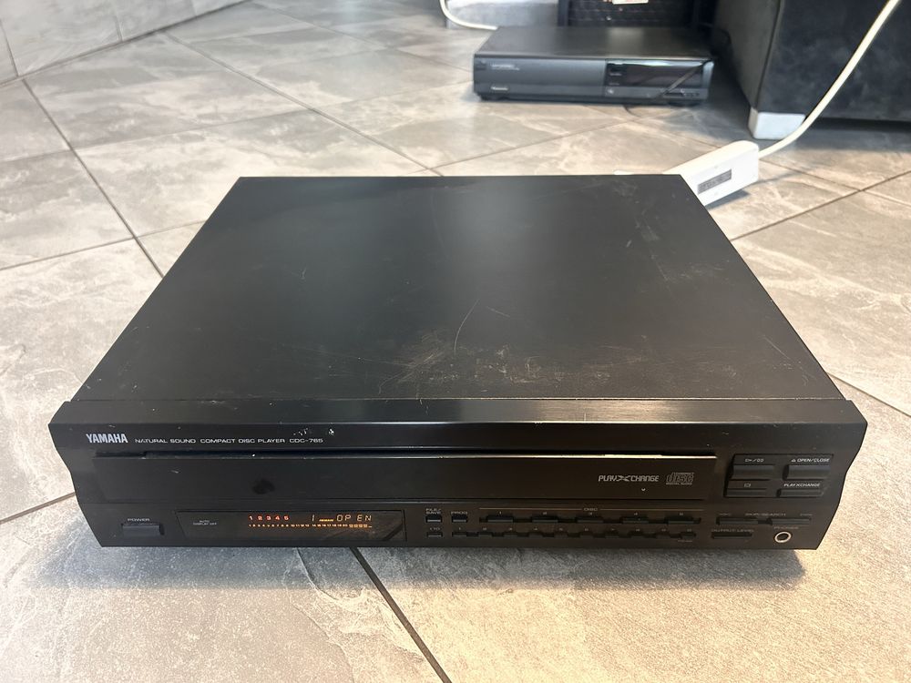 Odtwarzacz CD Zmieniarka 5 CD Yamaha CDC-765