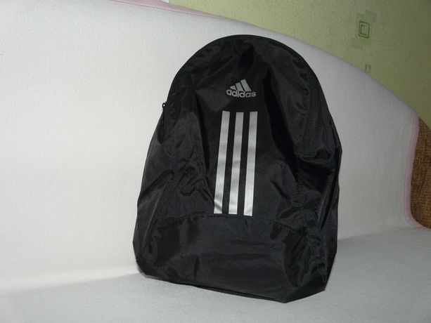 Plecak Adidas, nowy, czarny z elementami odblaskowymi.