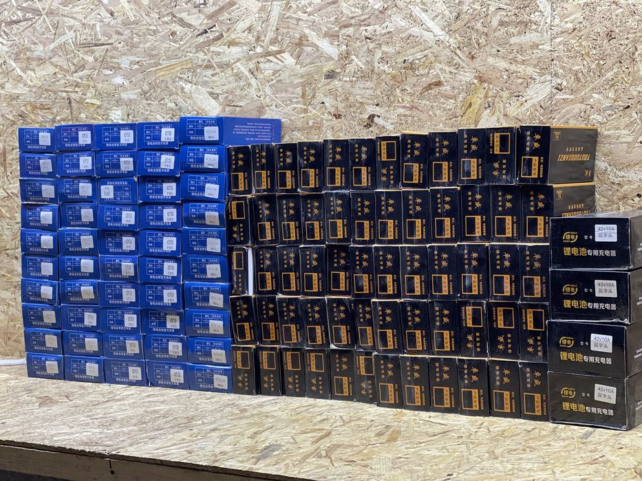 24v 36v 42v 48v 54,6v 2A 10А Зарядний для акумулятору