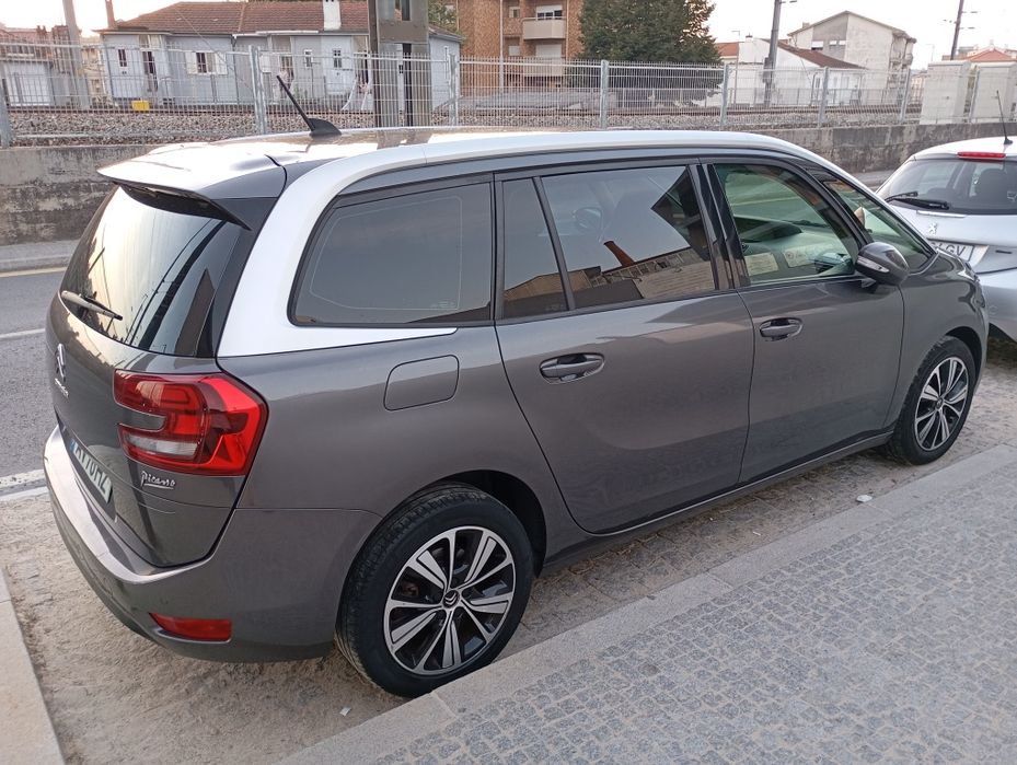 Aluguer carro  7 lugares