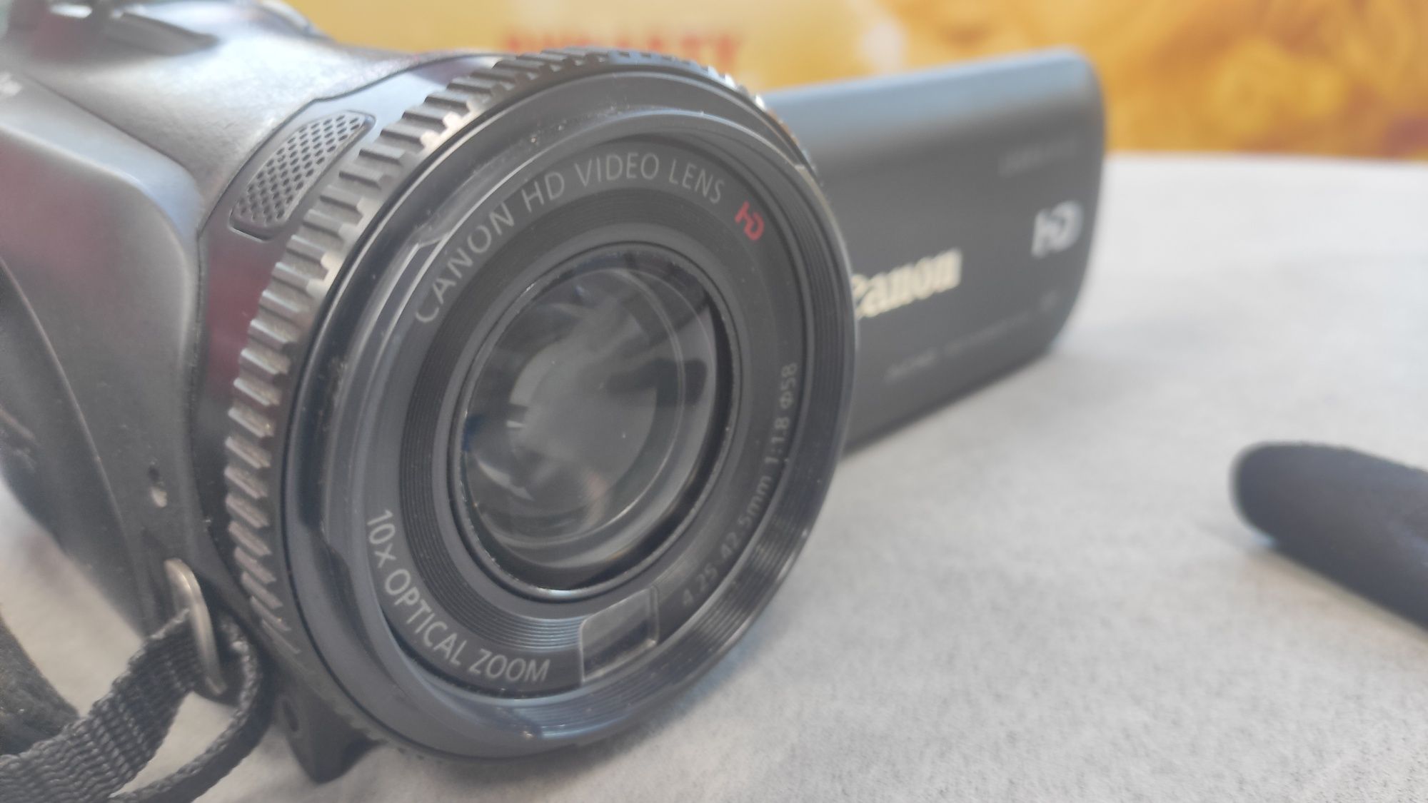 Відеокамера Canon legria HF G10