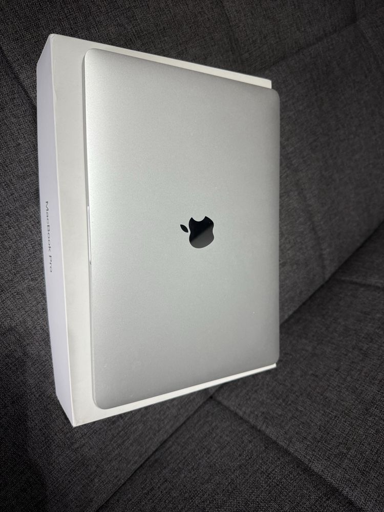 Macbook  pro 13 2017r