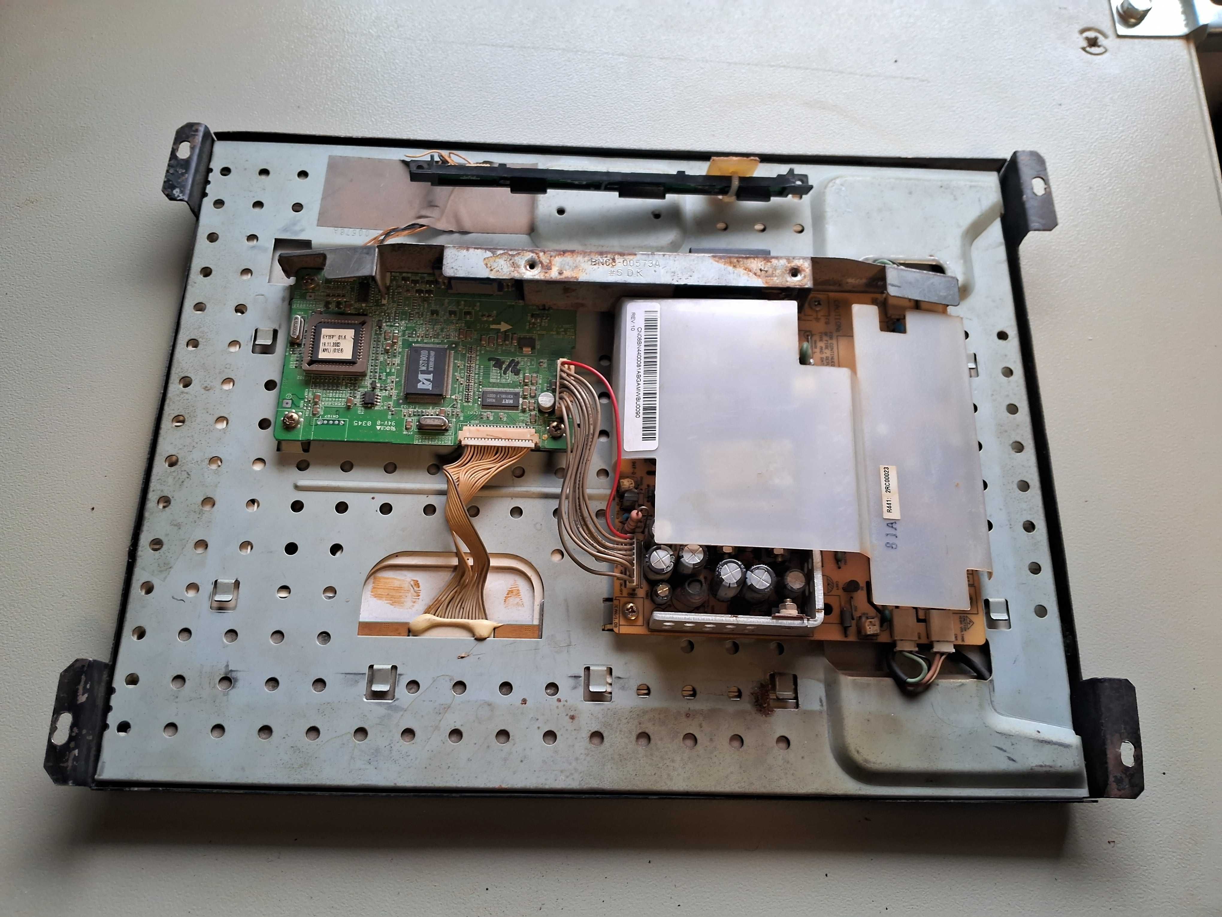 Монітор 15"  Монитор 15"