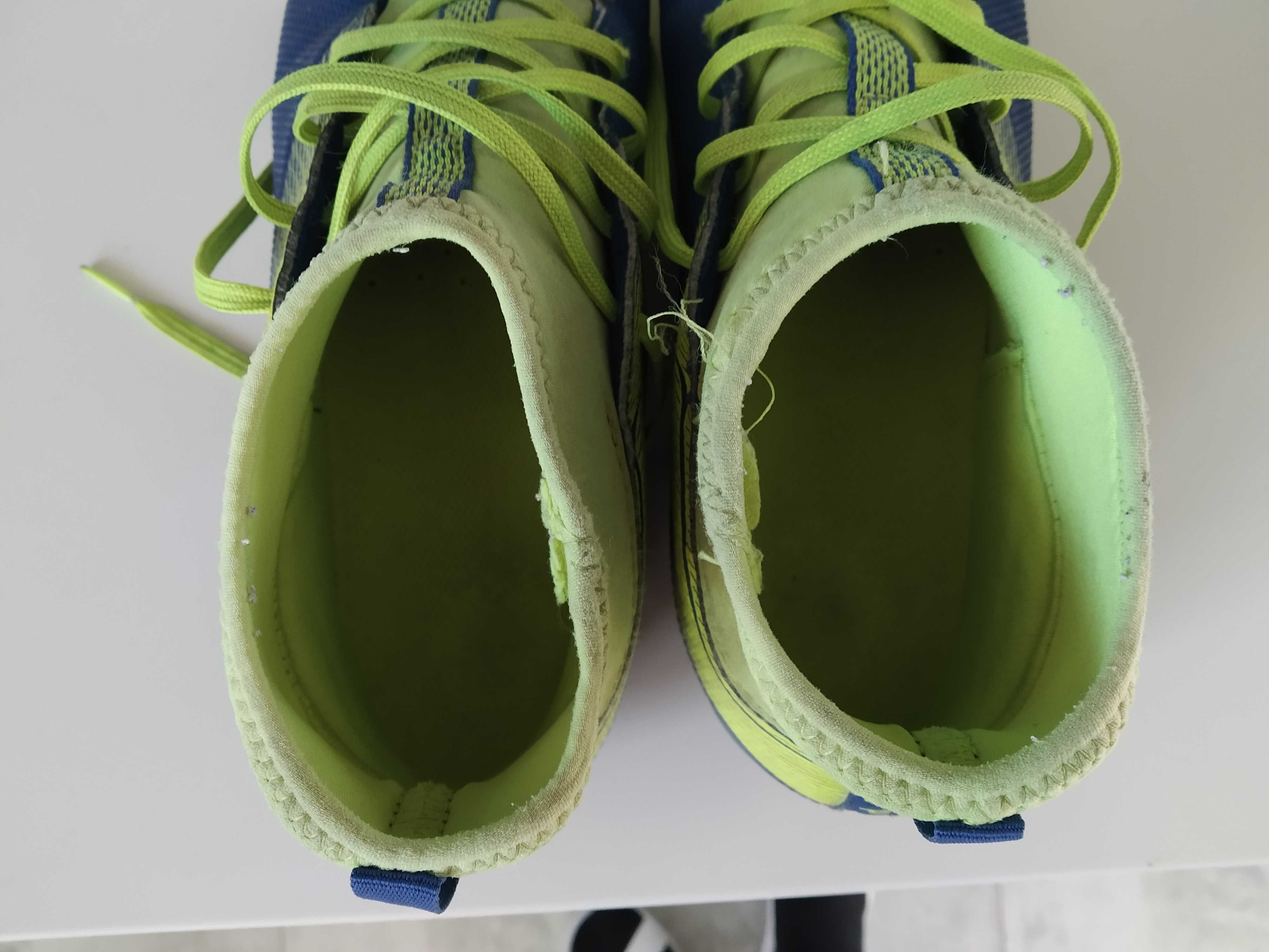 Buty piłkarskie, korki KIPSTA wkładka 25,5 cm