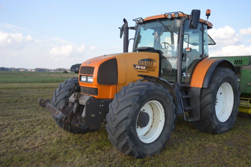 renault ares 696 rz