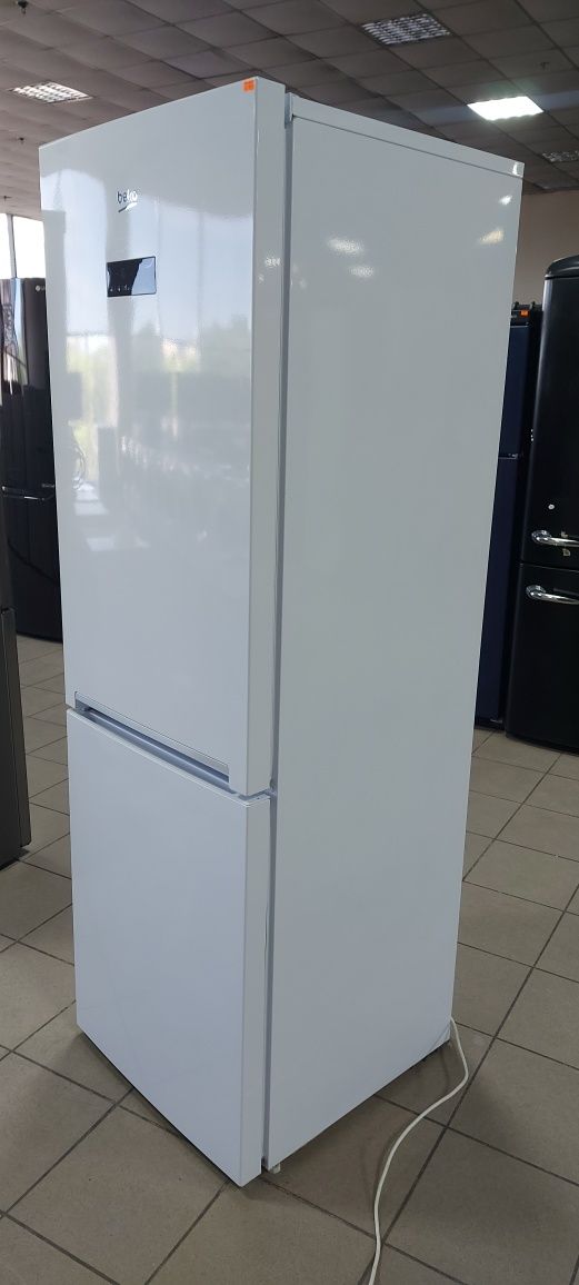 Холодильник Beko RCNA 356E30W