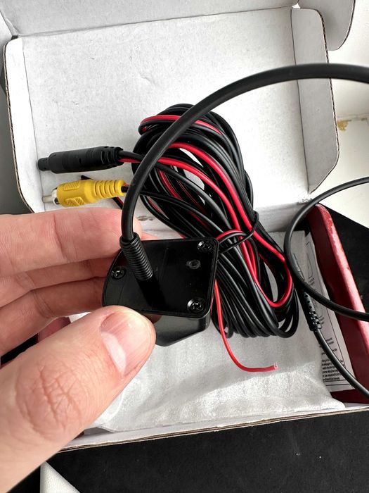 Камера заднего вида для авто 170 градуc парковочная ip68 Штатная врез