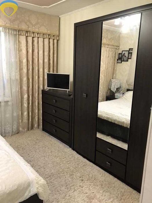 Шикарний великий будинок з ремонтом в передмісті Одеси.