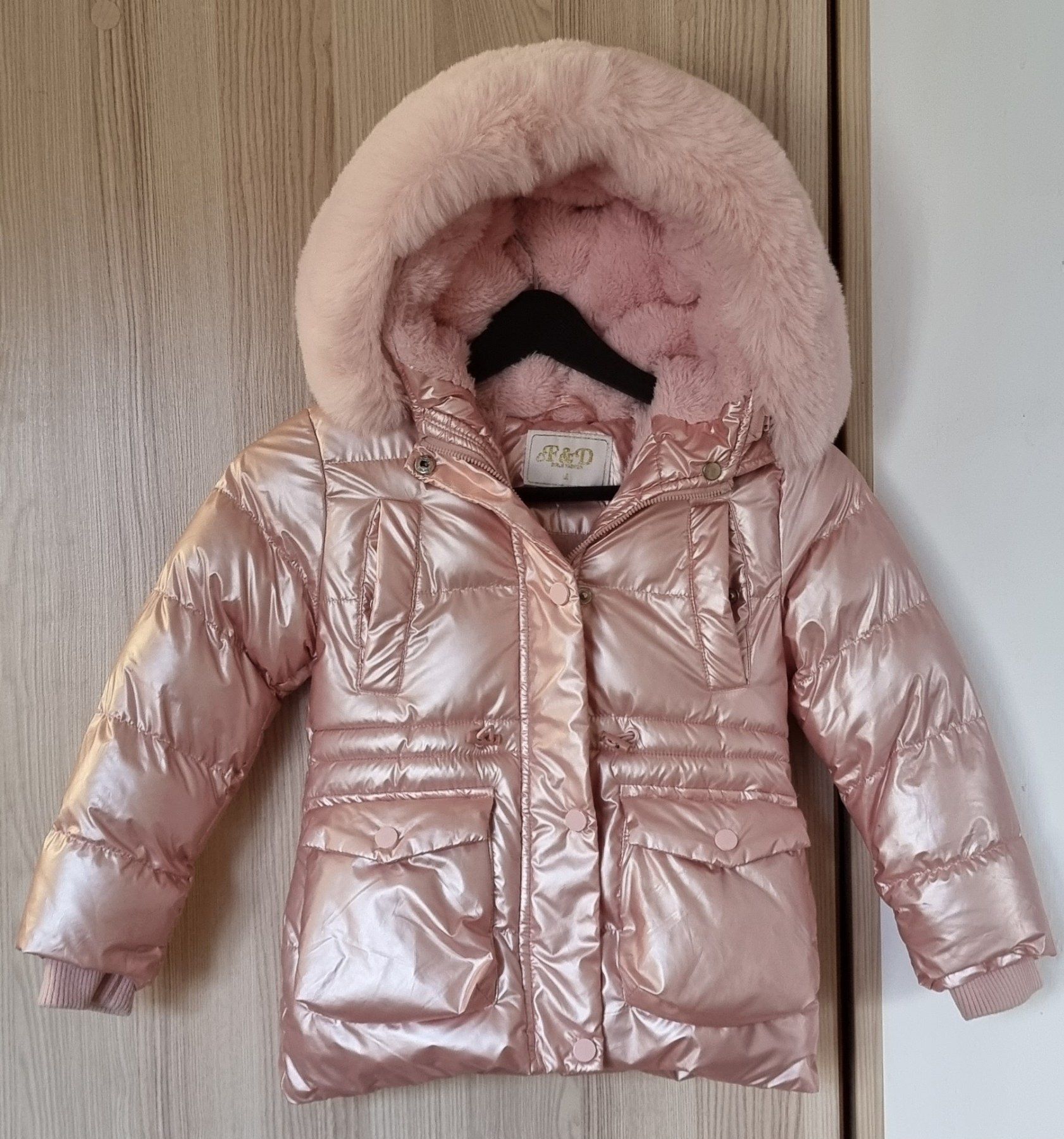 Куртка пудра  на девочку зима 3-5 лет б/у