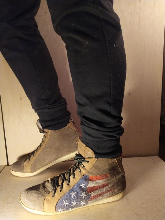 Продам кеды замшевые 41