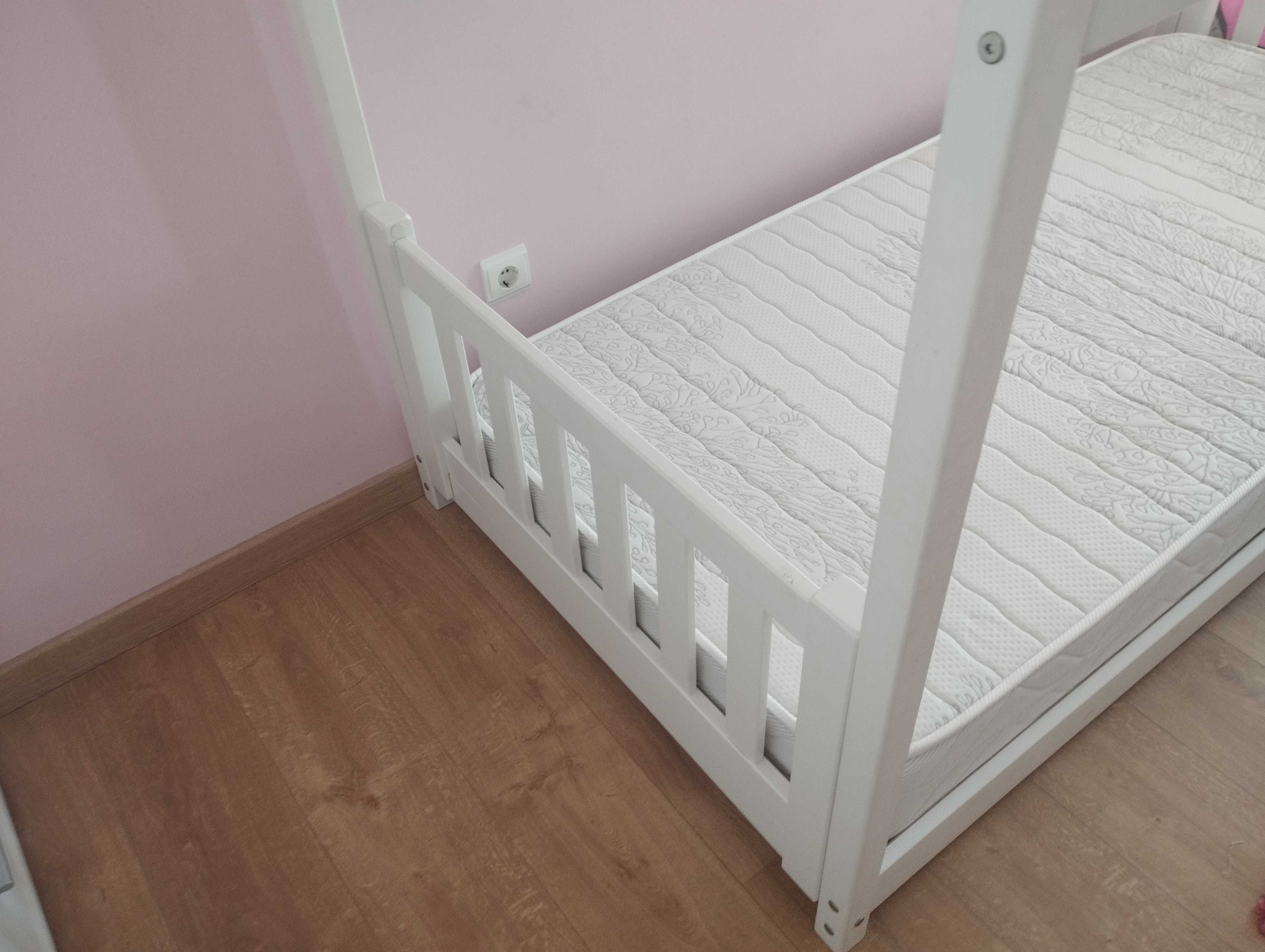 Vendo cama com colchão e grades incluídas