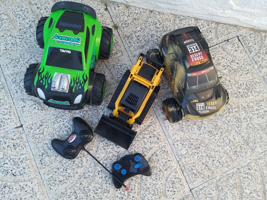 Carrinhos telecomandados- brinquedos