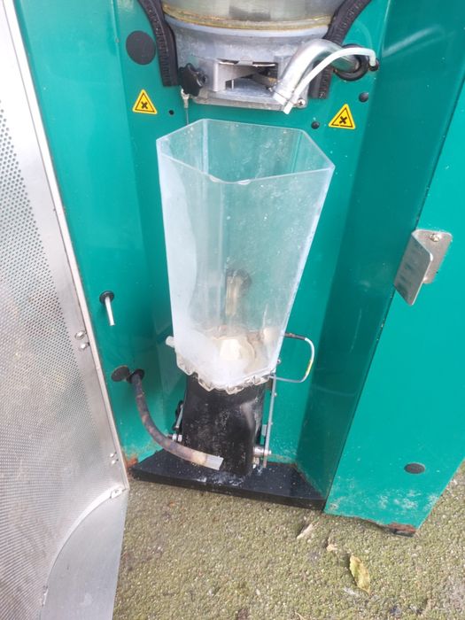 Stacja odpajania cieląt Gea Lely deLaval