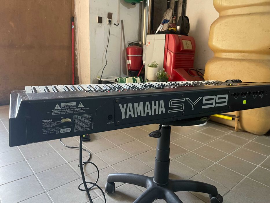 Vendo Sintetizador Yamaha SY99,