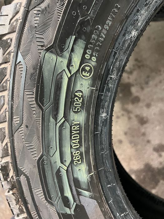 Opony Uniroyal 215/65 R16C 109/107 wielosezonowe 2 sztuki