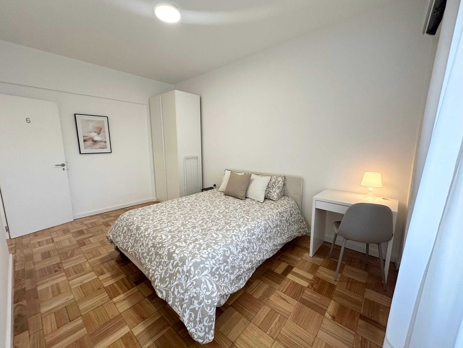 Arrendamento de Quarto de Luxo na Rua Gonçalo Cristóvão, 128