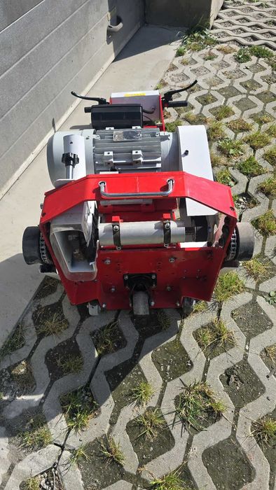Frezarka do wycinania rowków pod ogrzewanie podłogowe NAPĘD 2,5 / 4kW