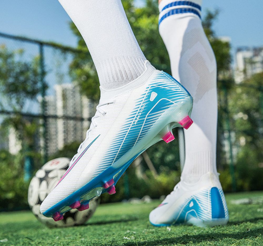 Buty piłkarskie korki obuwie piłka nożna futbolówki lanki orlik