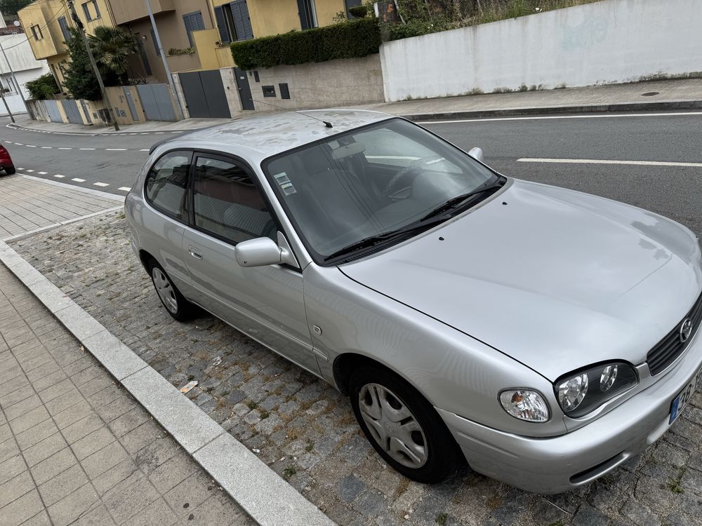 Toyota corolla em bom estado  motivo de venda carro sem uso
