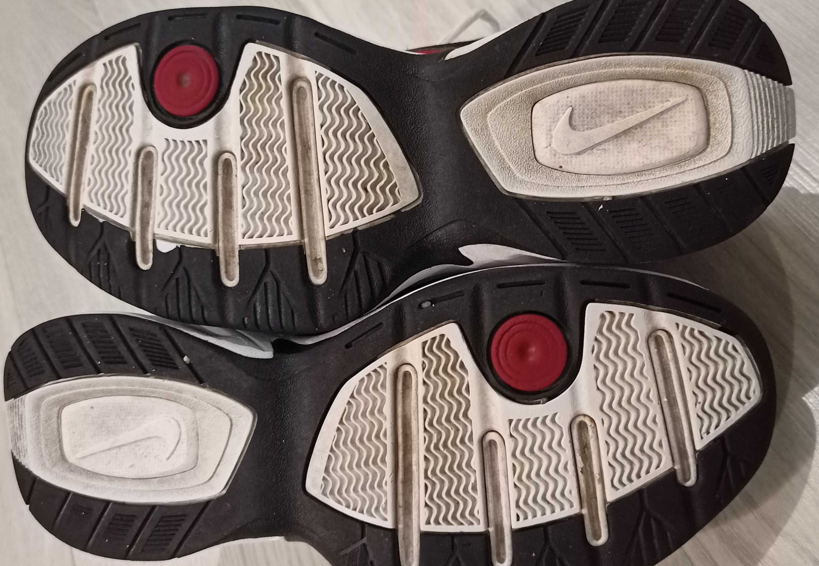 Шкіряні кросівки Nike , 39розміру.