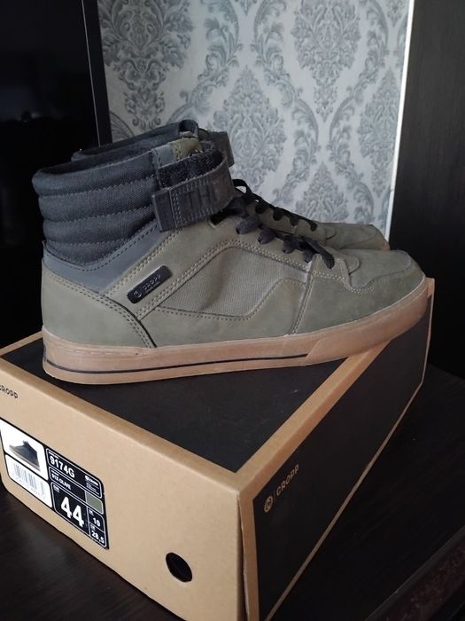 Продам чоловічі ботинки