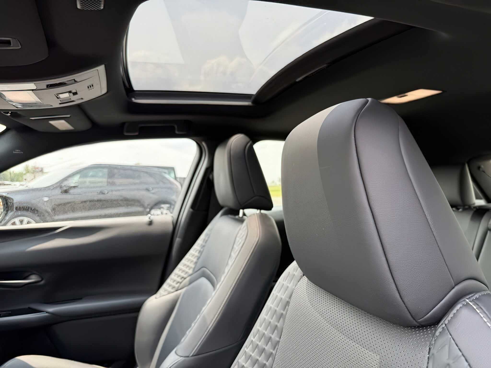 Lexus  UX 250H 2020