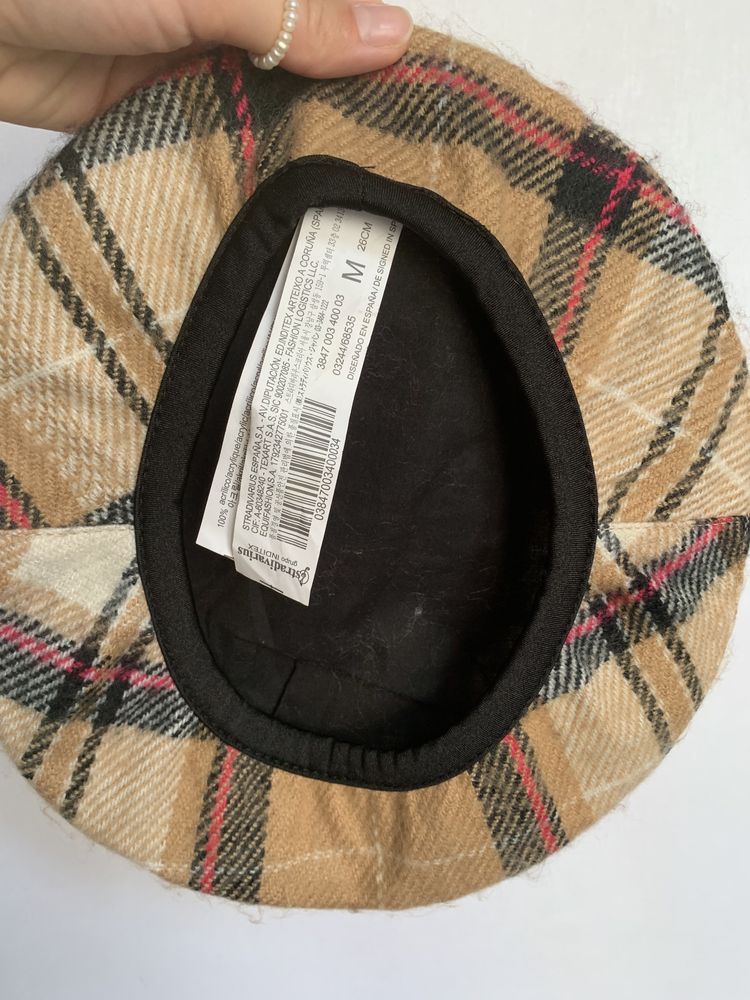 Beret w kratkę Stradivarius burbery