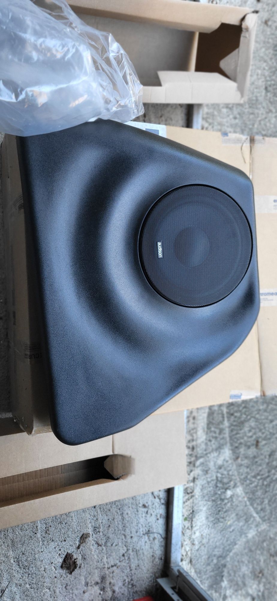 Subwoofer samochodowy golf 6