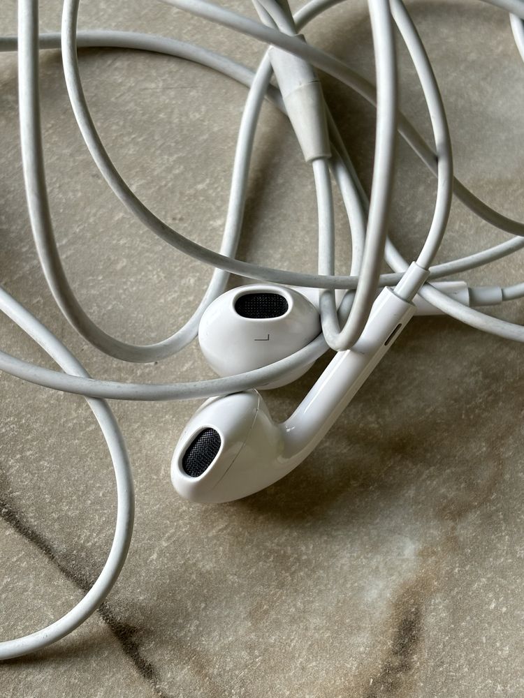 Навушники Apple iPod EarPods with Mic Lightning