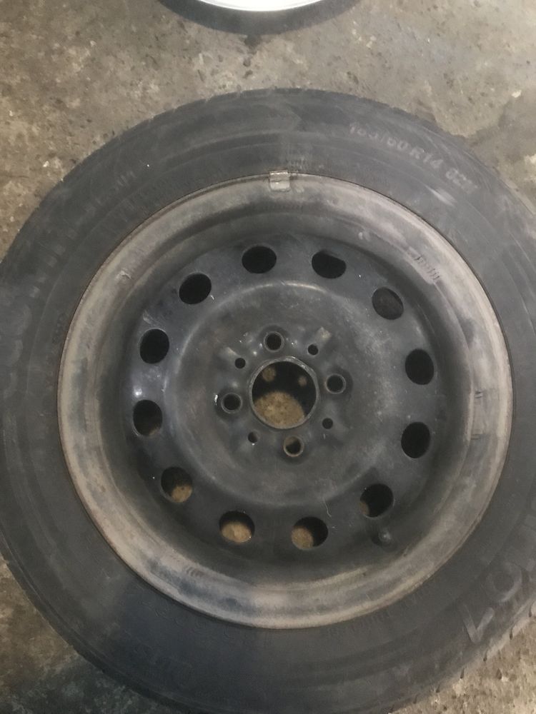 Продам колеса 185/60R14 + ковпаки