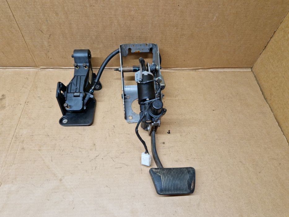 Pedał hamulca podstawa pedału gazu Jeep Grand Cherokee III WK WH