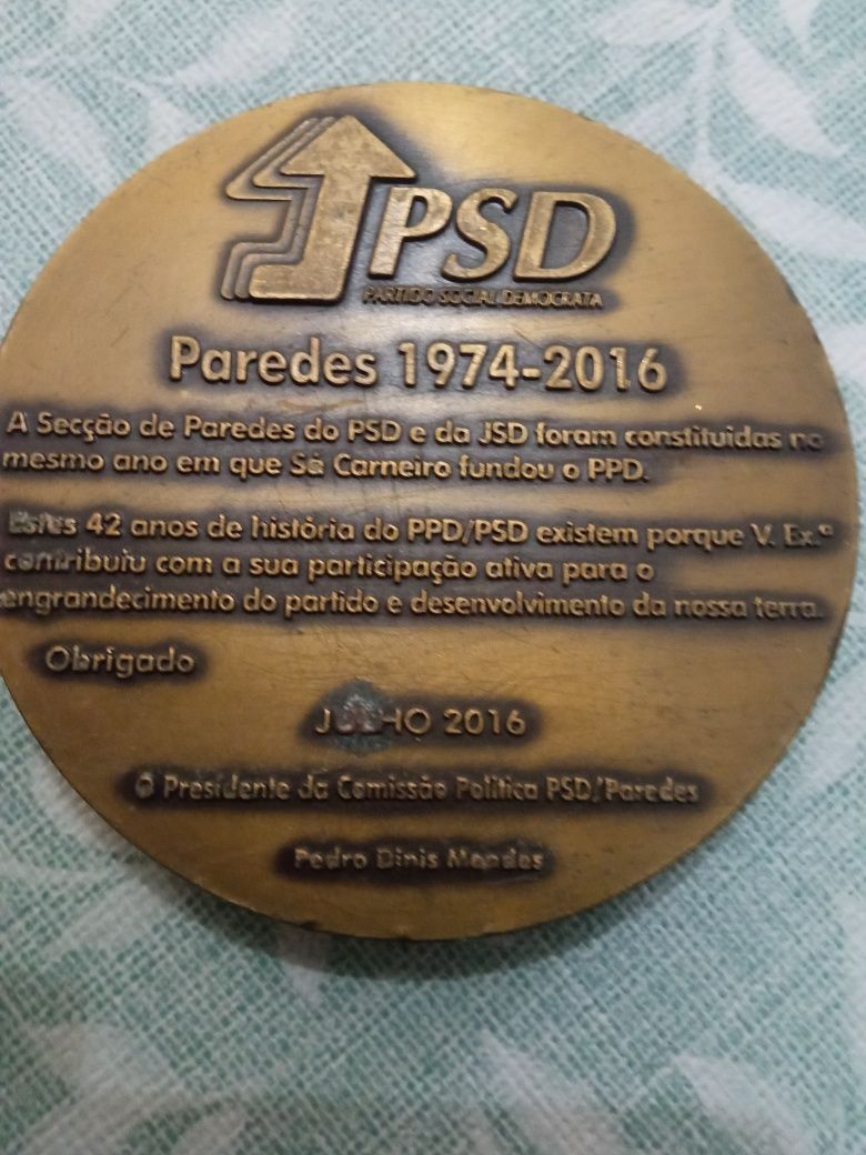 Rara Medalha de Sá Carneiro.