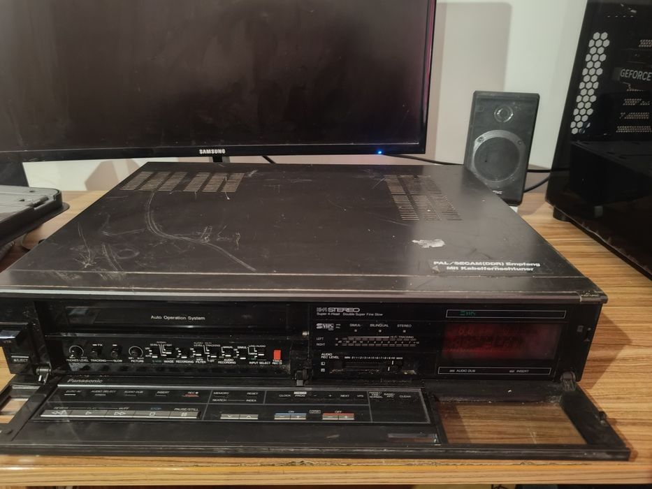 Magnetowid S-VHS Panasonic nv fs1