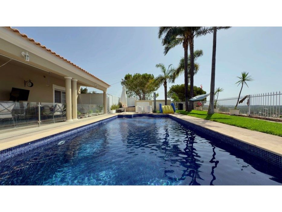 Moradia T4 em localização privilegiada no Esteval, Algarve