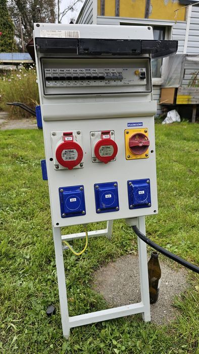 Skrzynka rozdzielcza budowlana SCAME-SK DST4.6011-12 (32A, IP54)