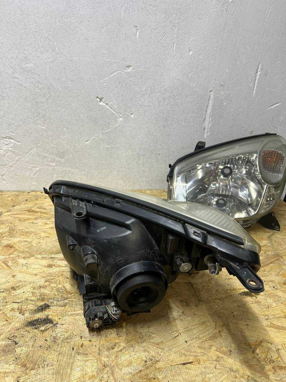 Передні фари фара Toyota RAV4 2 CA20W рестайл 03-06 РАВ4 оригінал