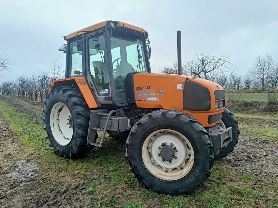 Renault temis 610.   John Deere