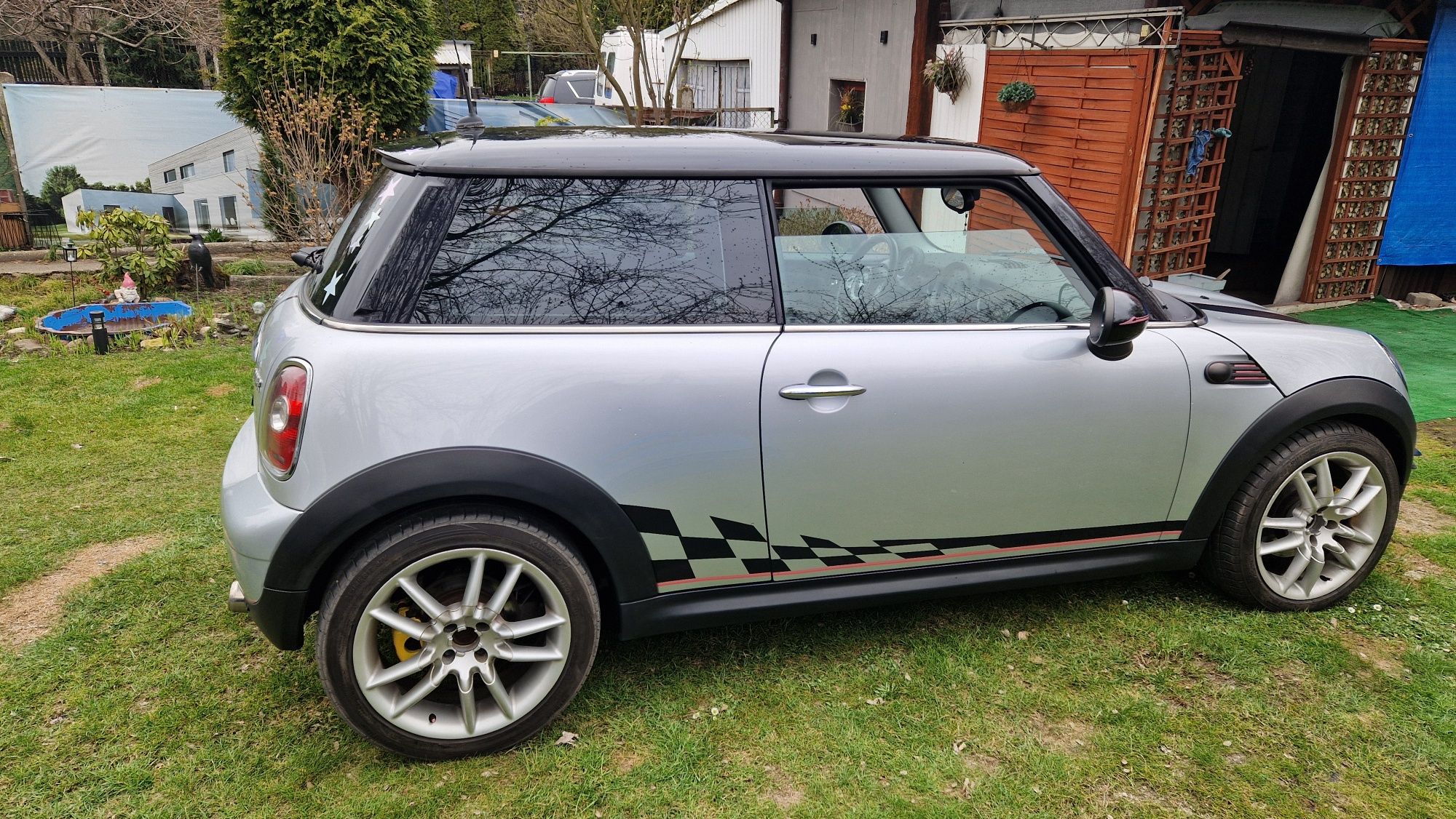 Mini. Cooper.   R56