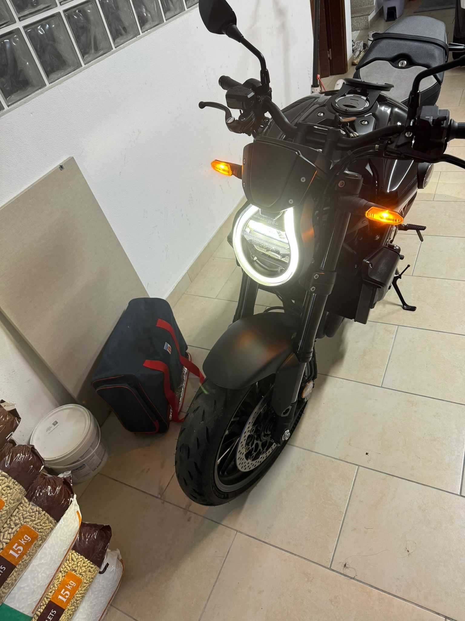 Honda CB 1000R Black Edition