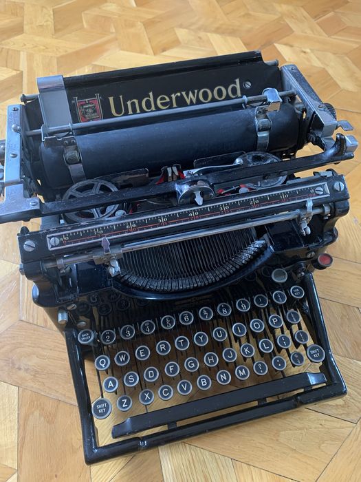 120-letnia maszyna do pisania Underwood w znakomitym stanie.