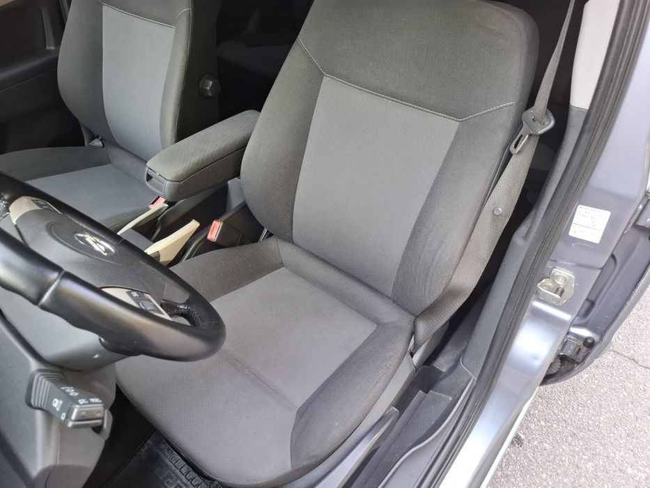 Opel Zafira в рідній фарбі, 7 місна