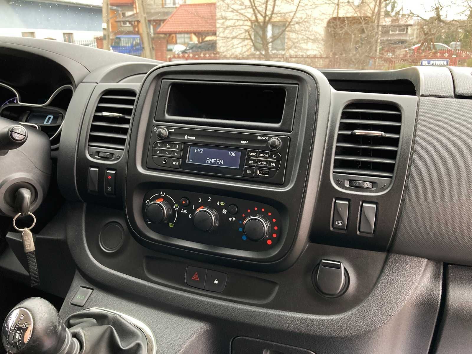 Zarejestrowany* OPEL VIVARO* 1.6D 125KM* 2017r* 111.569km!! SERWIS*PDC