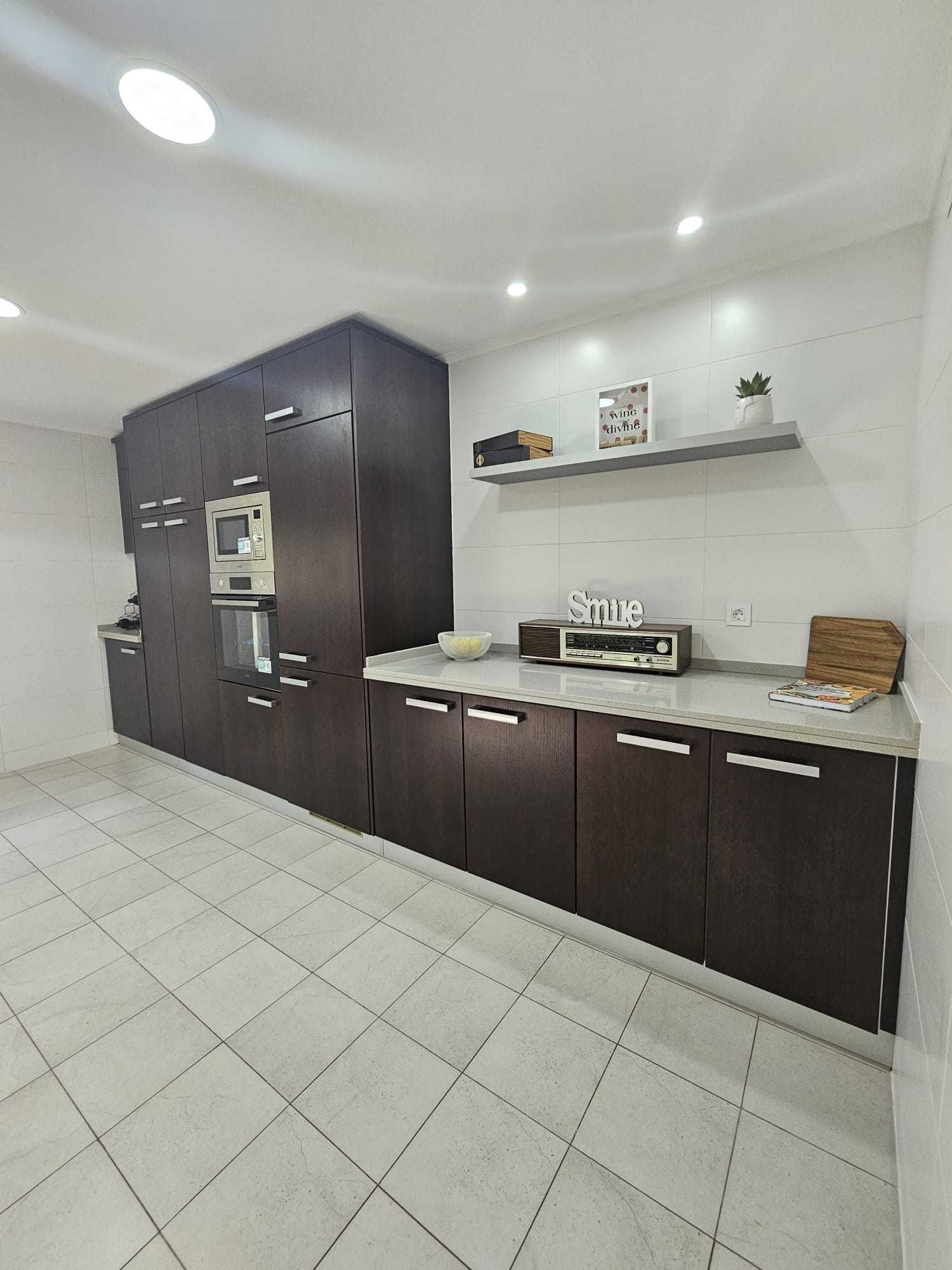 Apartamento T2 com 115m² junto à Quinta do Cerrado em Carnaxide
