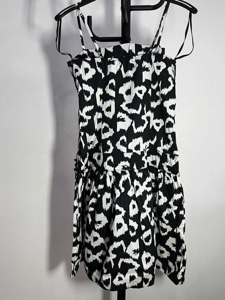 Vestido preto e branco