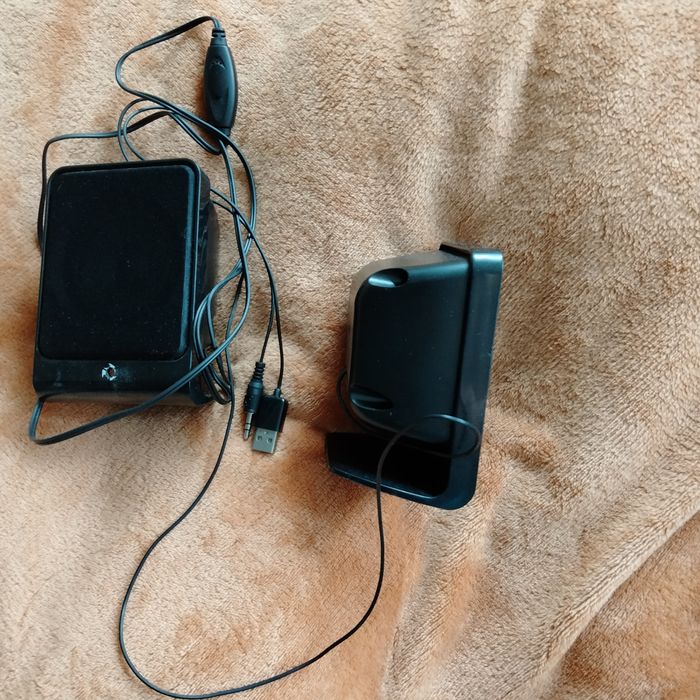 Zestaw dwóch głośników malych