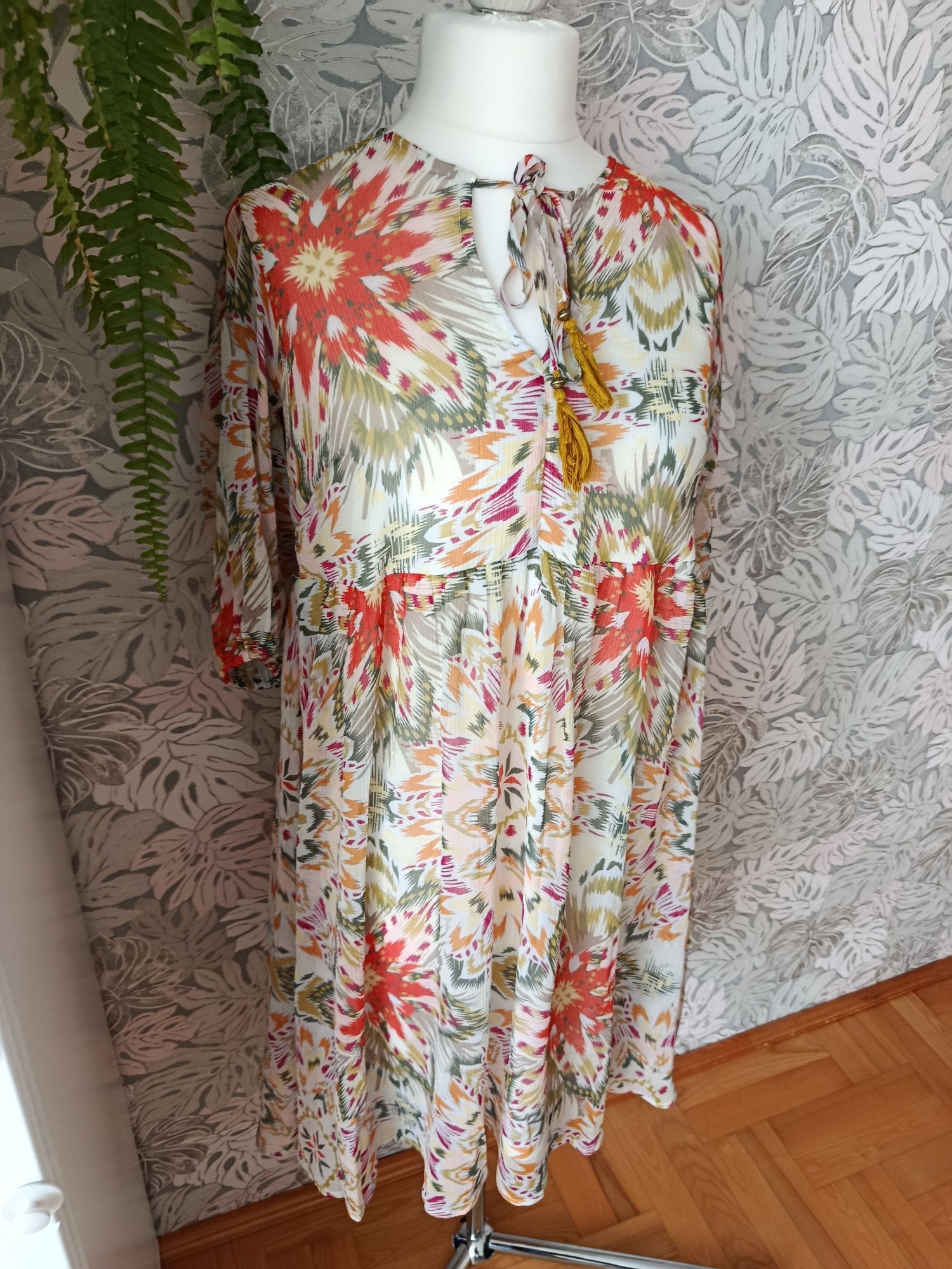 Elegancka beżowa sukienka xl luźna