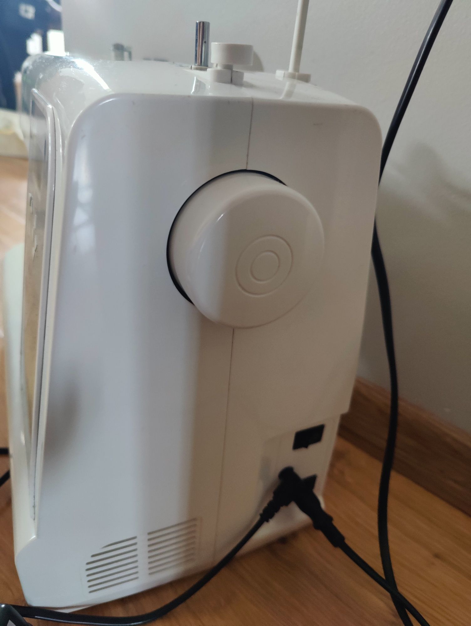 Maszyna do szycia elektroniczna W6 n2000 Exklusive