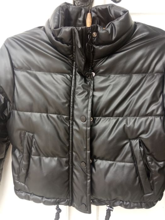 Куртка жіноча чорна